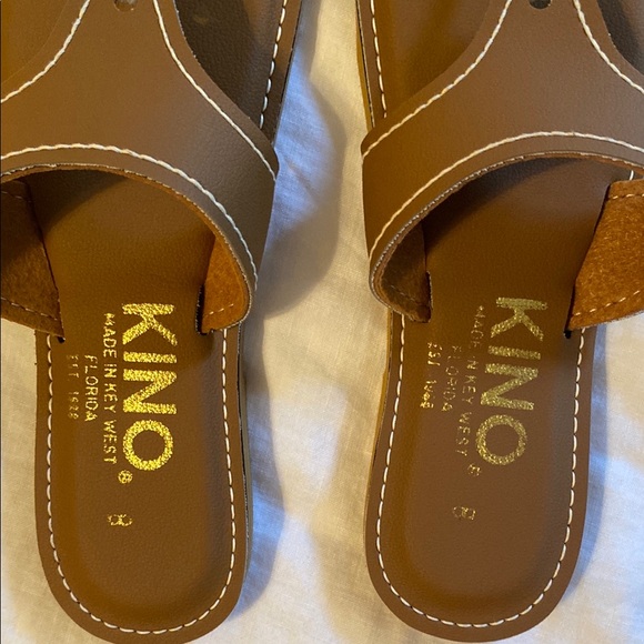 KINO Brown Leather Sandals with Marine Emblem - Picture 2 of 7